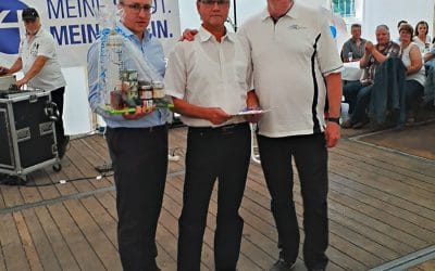 Die Goldene Ehrennadel für Reini Gohlke